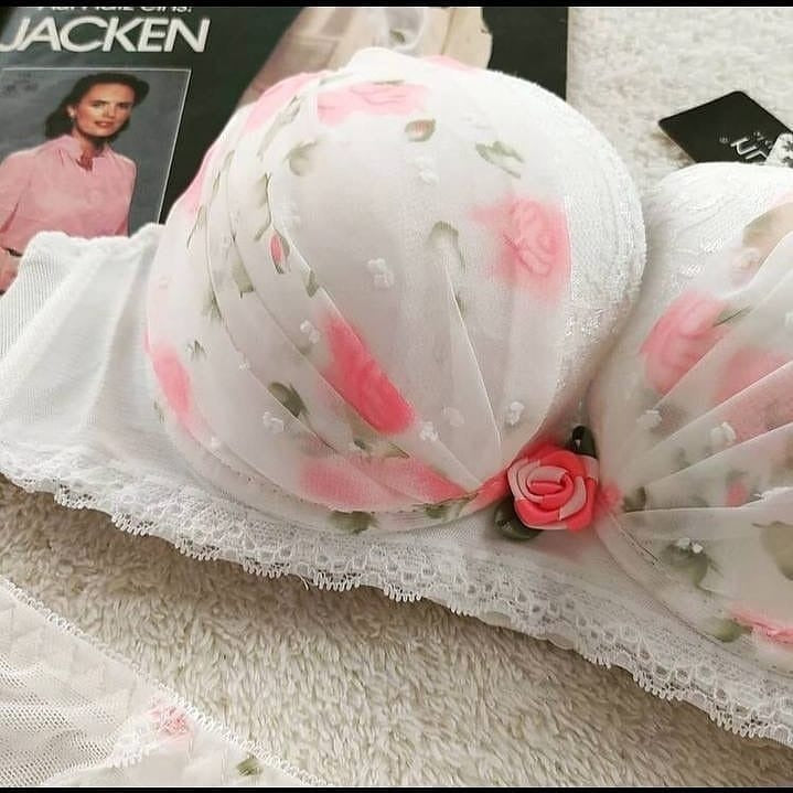 Cute Lace Flower Push-Up Bridal Set